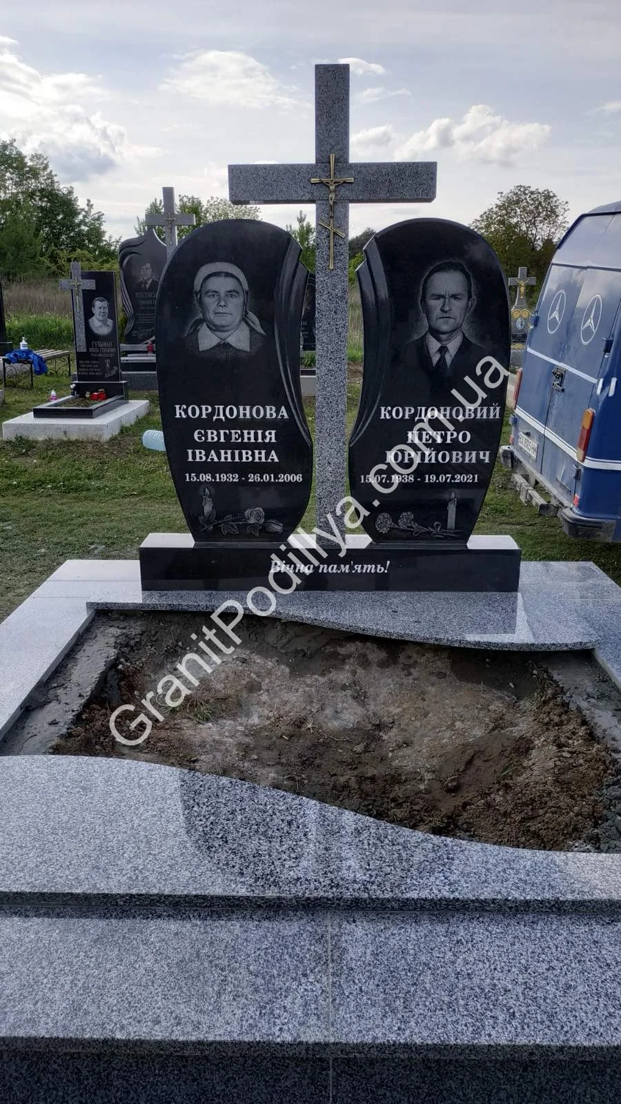 Подвійний пам'ятник з граніту - Кам'янець-Подільський | GranitPodillya